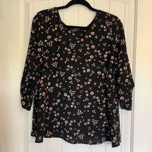 New! Akoz De Toi Paris Floral Top 🌺🌺🌺‎